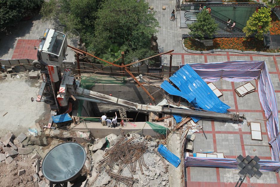 汽车起重机超载事故